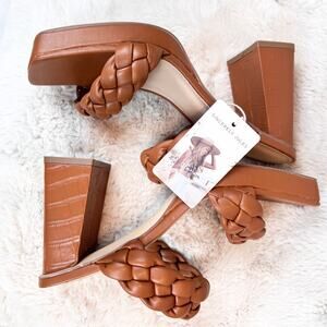 Sincerely Jules Sandals Size 9 NWT